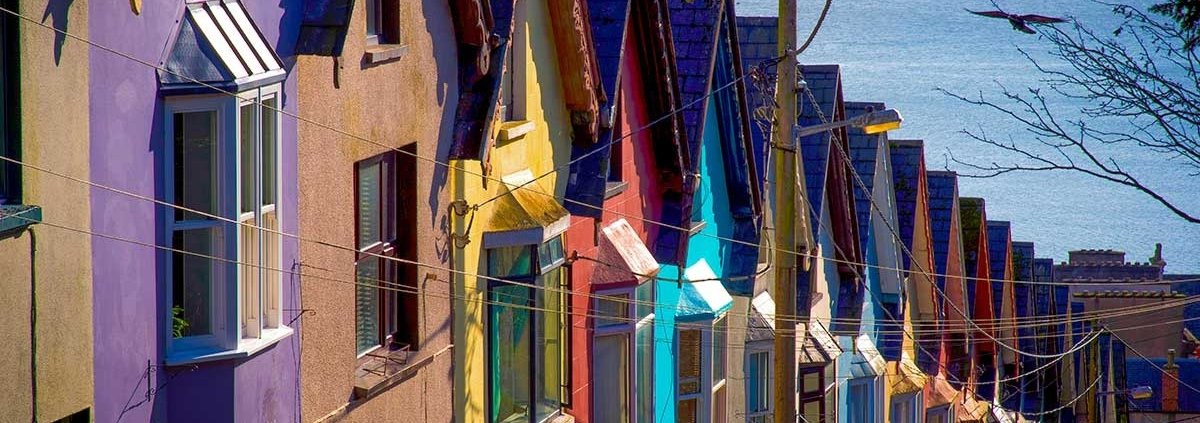 Cosa vedere a Cobh, le case colorate Cosa vedere a Cobh, le case colorate
