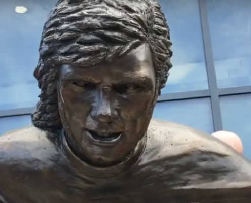 20 anni dopo, la statua che omaggia Best