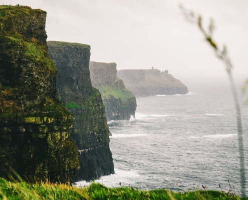 Le Cliffs of Moher all'alba, senza la folla turistica diurna