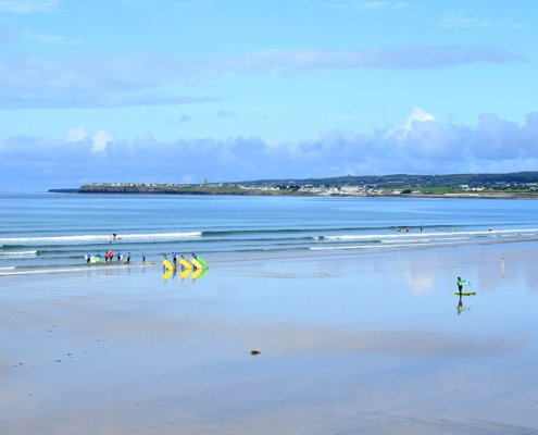 Surfisti sulle onde di Strandhill, Contea di Sligo